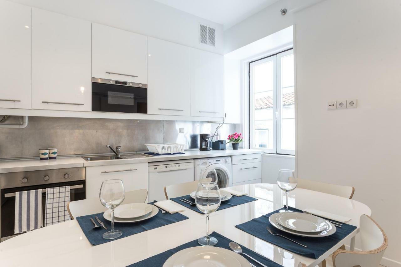 Three Bedroom Apartment In Historical Centre -Bairro Alto 리스본 외부 사진