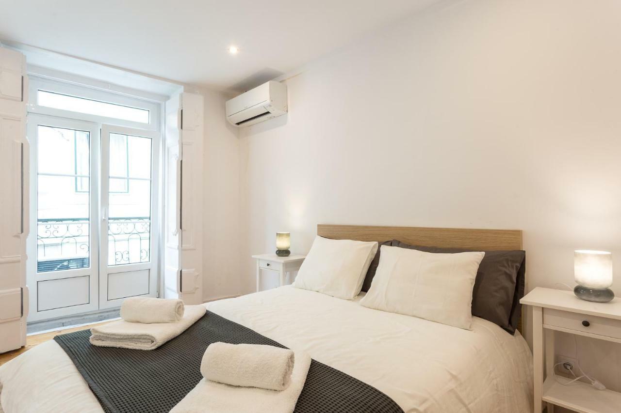 Three Bedroom Apartment In Historical Centre -Bairro Alto 리스본 외부 사진